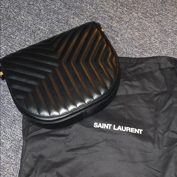 Host pick Saint Laurent Quilted Y Shoulder Bag - Picture 4 of 8